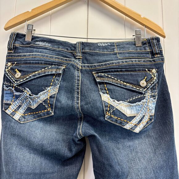 Union Bay Distressed Denim Capri Jeans Juniors Size 9 Y2K Grunge‎ Embroidered - Picture 3 of 9